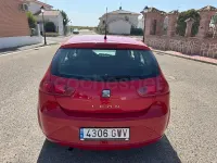 Usado Seat Leon Reference 105 CV (77 kW) 2010 Rojo Utilitario
