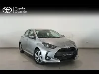 Usado Toyota Yaris Hybrid Active 116 CV (85 kW) 2025 Gris / plata Berlina