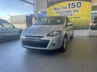 Usado Renault Clio GrandTour Dynamique 88 CV (64 kW) 2012 Plateado Familiar