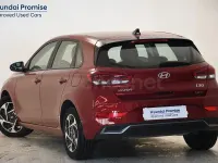 Usado Hyundai i30 100 CV (73 kW) 2025 Rojo Berlina