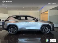 Usado Lexus NX450h+ Executive Line 292 CV (214 kW) 2026 Gris / plata SUV