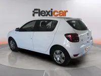 Usado Dacia Sandero Comfort 90 CV (66 kW) 2019 Blanco Berlina