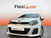 Usado Kia Rio 84 CV (61 kW) 2017 Blanco Berlina
