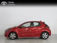 Usado Toyota Yaris Active 116 CV (85 kW) 2025 Rojo Utilitario