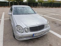Usado Mercedes E270 Avantgarde 170 CV (125 kW) 2002 Gris / plata Berlina