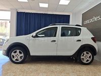 Usado Dacia Sandero Stepway 90 CV (66 kW) 2016 Blanco Berlina