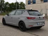 Usado Seat Leon Reference 115 CV (84 kW) 2019 Gris / plata Berlina