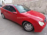 Usado Mercedes C180 143 CV (105 kW) 2002 Rojo Berlina