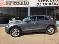 Usado VW T-Roc 115 CV (84 kW) 2023 Gris / plata SUV