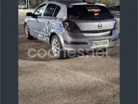 Usado Opel Astra Enjoy 105 CV (77 kW) 2005 Gris / plata Berlina