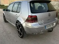 Usado VW Golf IV Highline 130 CV (95 kW) 2002 Gris / plata Berlina