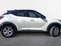 Usado Nissan Juke N-Connecta 117 CV (86 kW) 2020 Lunar white (metalizado) techo SUV
