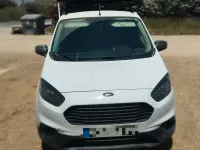 Usado Ford Tourneo Courier Ambiente 76 CV (55 kW) 2020 Blanco Monovolumen
