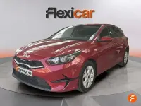Usado Kia Ceed 136 CV (100 kW) 2023 Rojo Utilitario