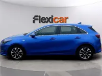 Usado Kia Ceed 100 CV (73 kW) 2024 Azul Utilitario