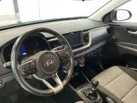 Usado Kia Stonic 84 CV (61 kW) 2020 Marrón SUV