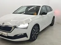 Usado Skoda Scala Sport 110 CV (80 kW) 2021 Blanco Utilitario