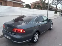 Usado VW Passat Advance 140 CV (102 kW) 2013 Gris / plata Berlina