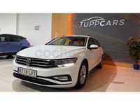 Usado VW Passat 122 CV (89 kW) 2022 Blanco Familiar