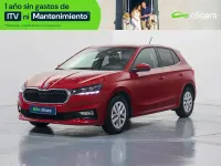 Usado Skoda Fabia 95 CV (69 kW) 2022 Rojo Utilitario