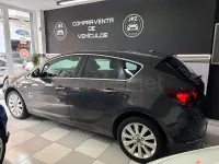 Usado Opel Astra Excellence 130 CV (95 kW) 2013 Gris / plata Berlina