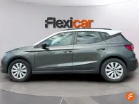 Usado Seat Arona Style 110 CV (80 kW) 2023 Gris SUV