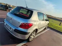 Usado Peugeot 307 110 CV (80 kW) 2006 Gris / plata Berlina