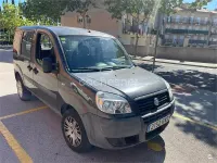 Usado Fiat Doblò Active 105 CV (77 kW) 2010 Gris / plata Monovolumen
