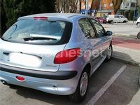 Usado Peugeot 206 90 CV (66 kW) 2001 Gris / plata Berlina