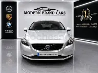 Usado Volvo V40 Momentum 120 CV (88 kW) 2018 Gris / plata Berlina