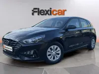 Usado Hyundai i30 110 CV (80 kW) 2022 Negro Berlina