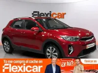Usado Kia Stonic 100 CV (73 kW) 2022 Granate SUV
