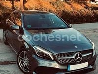Usado Mercedes A180 AMG line 122 CV (89 kW) 2017 Gris / plata Berlina
