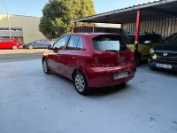 Usado Nissan Micra Tekna 80 CV (58 kW) 2015 Granate Utilitario