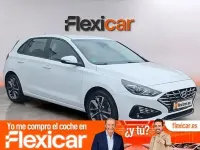 Usado Hyundai i30 110 CV (80 kW) 2021 Blanco Berlina