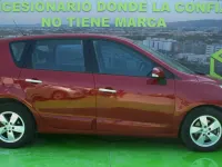 Usado Renault Scénic Dynamique 130 CV (95 kW) 2009 Rojo