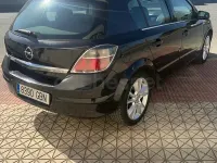 Usado Opel Astra Enjoy 120 CV (88 kW) 2008 Negro Berlina