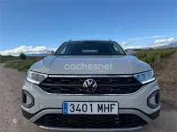Usado VW T-Roc Life 150 CV (110 kW) 2023 Beige SUV