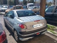 Usado Peugeot 206 110 CV (80 kW) 2001 Gris / plata Descapotable