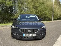 Usado Seat Leon Style 150 CV (110 kW) 2022 Gris / plata Familiar