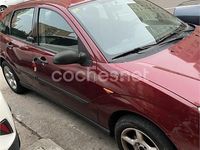 Usado Ford Focus Trend 100 CV (73 kW) 1998 Granate Berlina