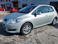 Usado Toyota Auris Active 101 CV (74 kW) 2010 Gris / plata Berlina