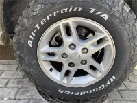 Usado Jeep Grand Cherokee Laredo 163 CV (119 kW) 2002 Gris / plata SUV
