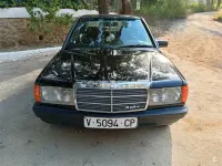 Usado Mercedes 190 126 CV (92 kW) 1988 Negro Berlina