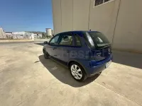 Usado Opel Corsa Enjoy 70 CV (51 kW) 2005 Azul Utilitario