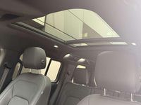 Usado Land Rover Defender SE Dynamic 249 HP (183 kW) 2025 Amarelo SUV