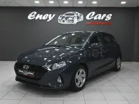 Usado Hyundai i20 100 CV (73 kW) 2023 Gris / plata Utilitario
