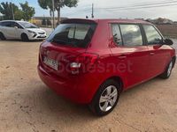 Usado Skoda Fabia 69 HP (50 kW) 2014 Vermelho Sedan