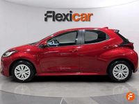Usado Toyota Yaris Hybrid Active 116 CV (85 kW) 2023 Rojo