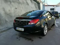 Usado Opel Insignia Sport 130 CV (95 kW) 2011 Negro Berlina
